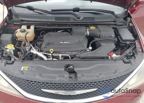 2018 Chrysler Pacifica Touring L z USA, uszkodzony, nr VIN 2C4RC1BG4JR110720